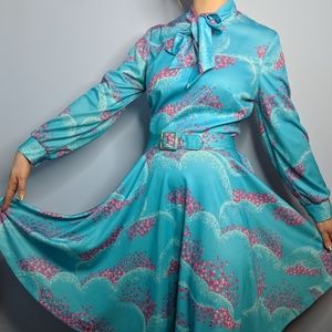 Vintage Dress Bow tie neck colorful floral print